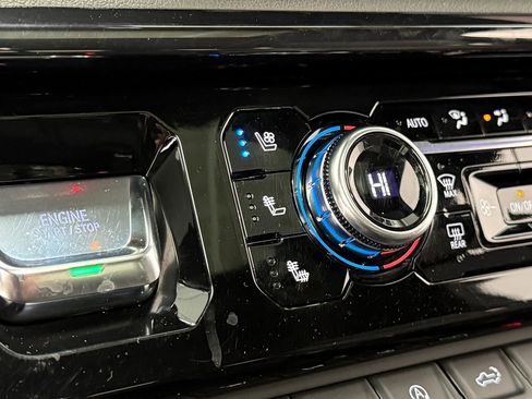 Used 2022 GMC Sierra 1500 AT4 image 31