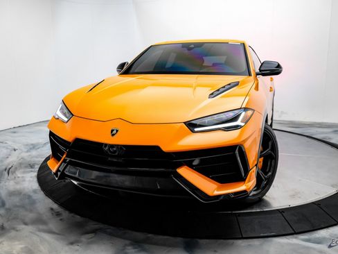 Used 2024 Lamborghini Urus S image 3