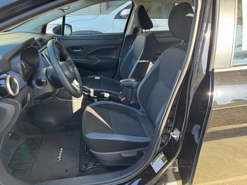 Used 2025 Nissan Versa SV w/ Trunk Package FWD image 21