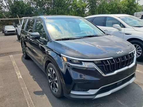Used 2022 Kia Carnival EX FWD image 6