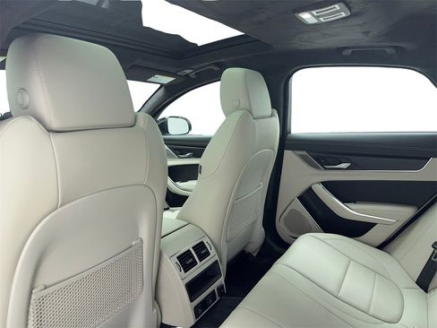 Used 2024 Jaguar XF R-Dynamic SE image 41