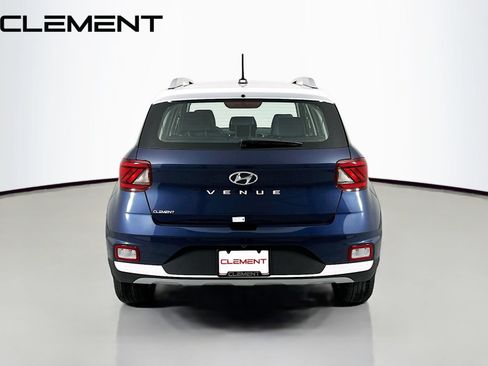 Certified 2026 Hyundai Venue SEL FWD image 8