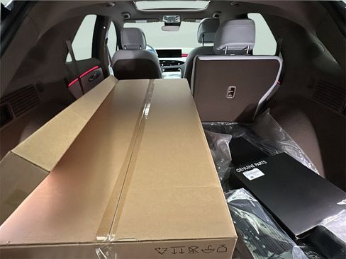 New 2026 Genesis GV70 2.5T Advanced image 13