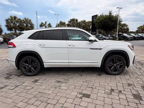 Used 2021 Volkswagen Atlas Cross Sport SE w/ Panoramic Sunroof Package FWD image 7