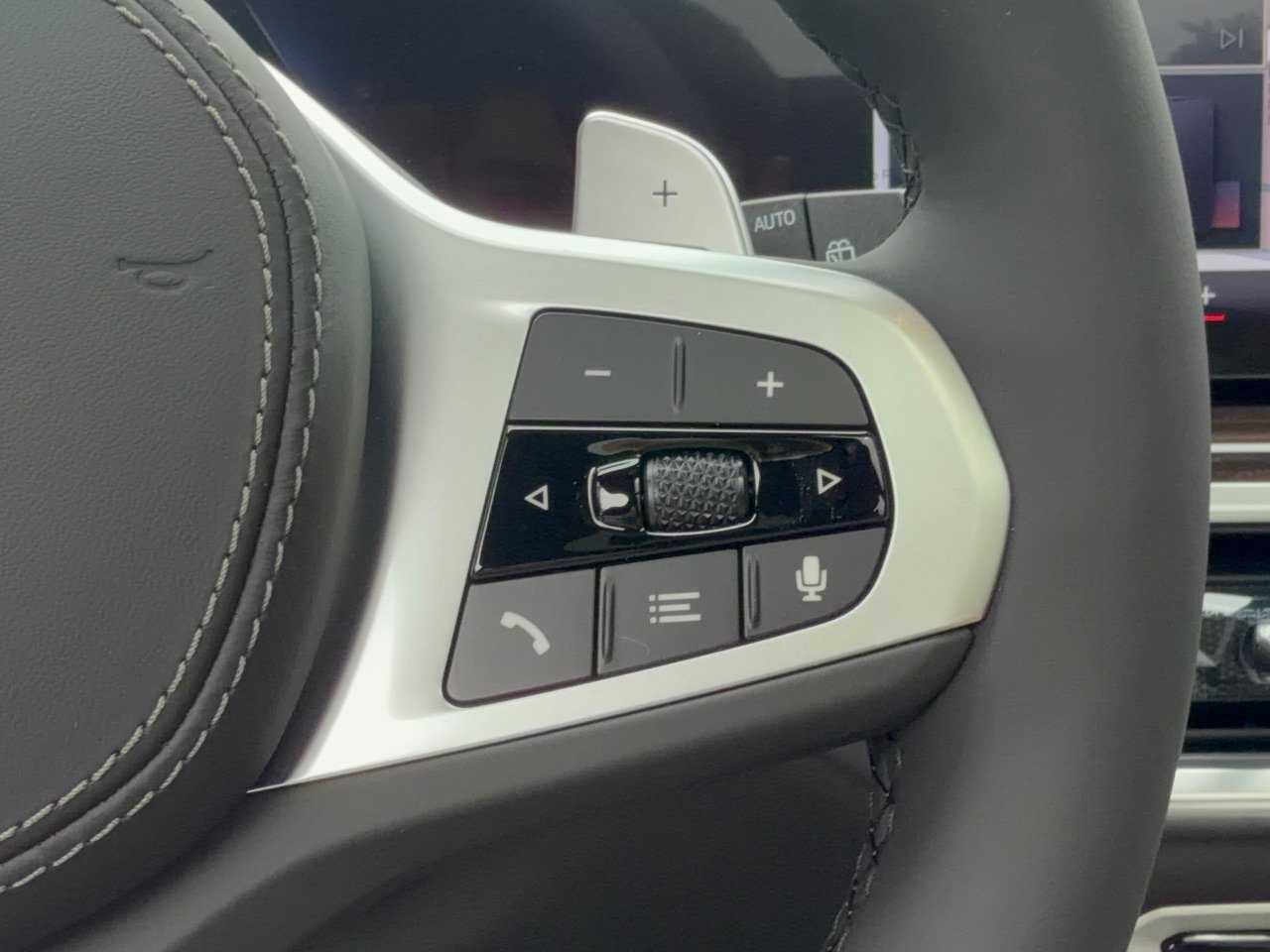 Used 2027 BMW X7 xDrive40i w/ M Sport Package AWD/4WD image 19