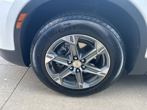 Used 2025 Chevrolet Blazer LT image 5