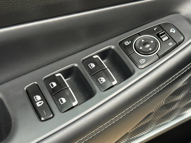 Used 2023 Hyundai Santa Fe Limited AWD/4WD image 21