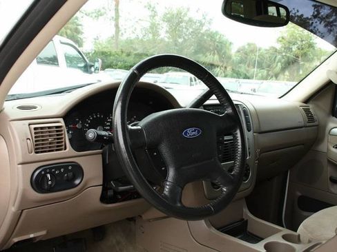 Used 2004 Ford Explorer Sport XLT image 6