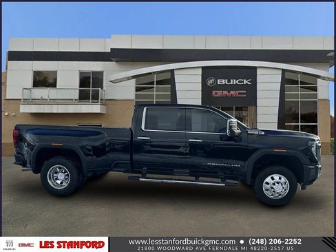 Used 2024 GMC Sierra 3500 Denali image 7