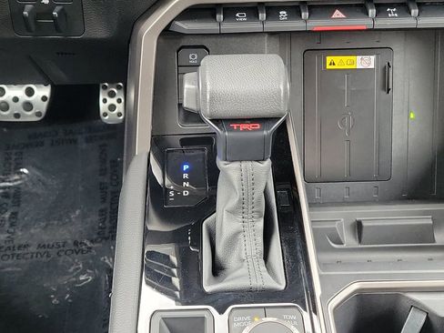 Used 2024 Toyota Tundra Limited image 39