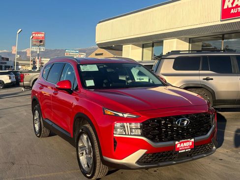 Used 2023 Hyundai Santa Fe SEL image 2