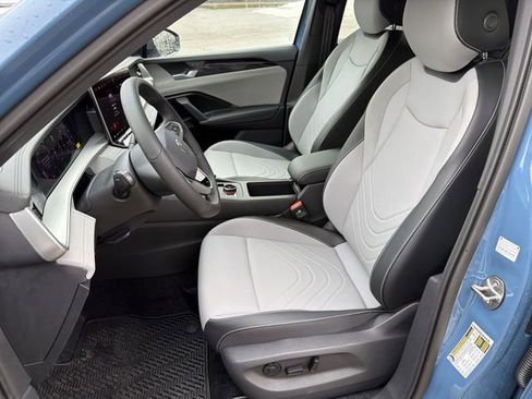 New 2026 Volkswagen Tiguan SE R-Line image 12