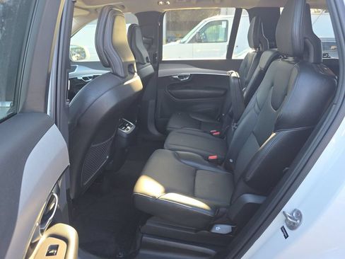 Used 2022 Volvo XC90 T5 Momentum AWD/4WD image 4