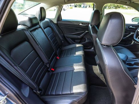 Used 2024 Volkswagen Jetta SE FWD image 38