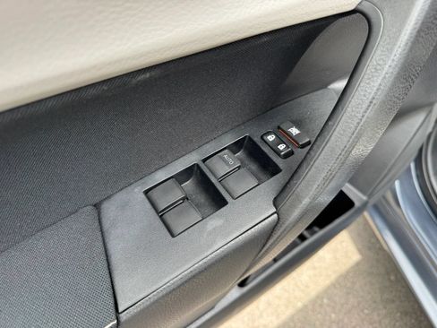 Used 2015 Toyota Corolla LE FWD image 20