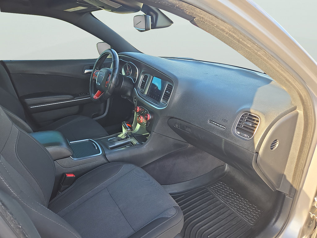 Used 2017 Dodge Charger SXT RWD image 33