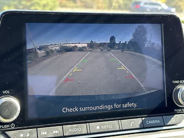 Used 2023 Nissan Rogue S AWD/4WD image 12