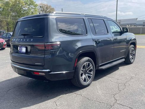 Used 2024 Jeep Wagoneer Series II w/ Flexible Seating Group image 3