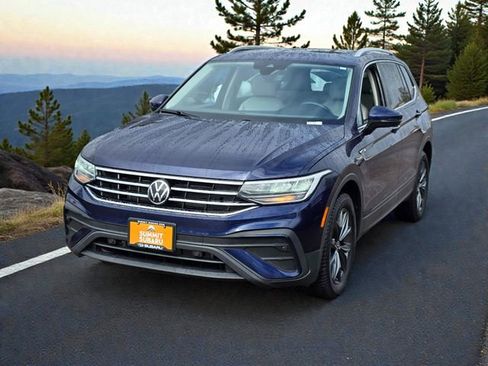 Used 2022 Volkswagen Tiguan SE image 4
