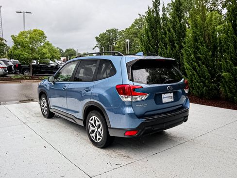 Used 2023 Subaru Forester Premium w/ Popular Package #2 AWD/4WD image 9