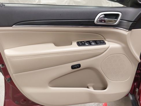 Used 2021 Jeep Grand Cherokee Limited w/ Luxury Group II image 22