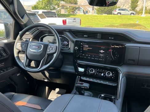 Certified 2023 GMC Sierra 1500 AT4 w/ Technology Package AWD/4WD image 21