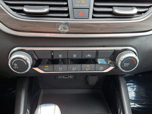 Used 2024 Nissan Altima 2.5 SV FWD image 15