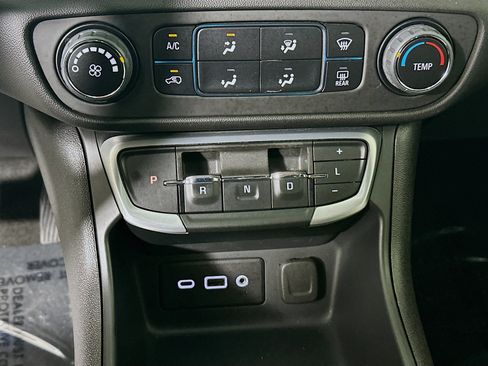 Used 2024 GMC Terrain SLE FWD image 23