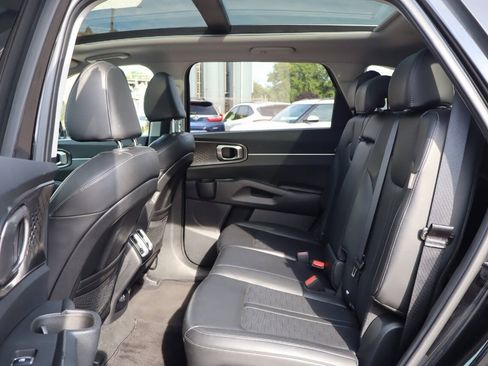 Used 2024 Kia Sorento S AWD/4WD image 22