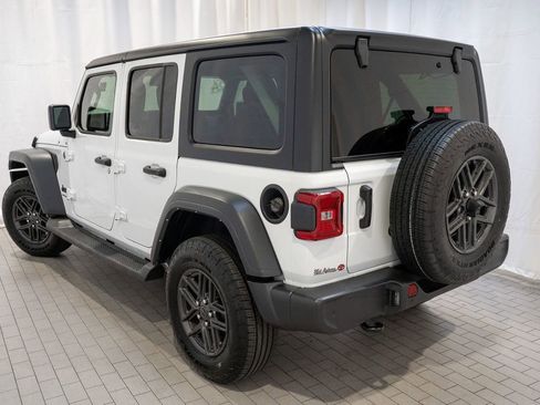 Used 2024 Jeep Wrangler Sport S image 4