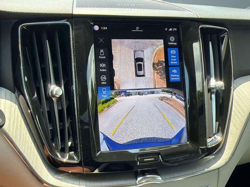 Certified 2024 Volvo XC60 T8 Plus w/ Climate Package AWD/4WD image 24