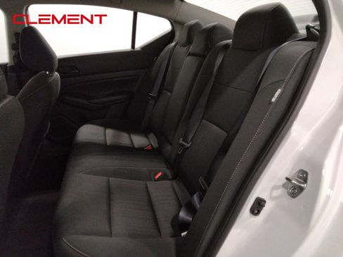 Used 2025 Nissan Altima 2.5 SV image 31