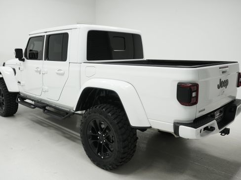 Used 2023 Jeep Gladiator Overland AWD/4WD image 5