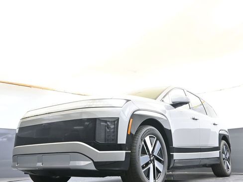 New 2026 Hyundai Ioniq 9 SEL image 36