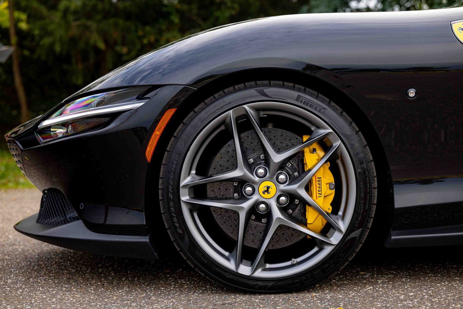 Used 2022 Ferrari Roma RWD image 9