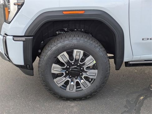 New 2026 GMC Sierra 2500 Denali w/ Denali Reserve Package image 10