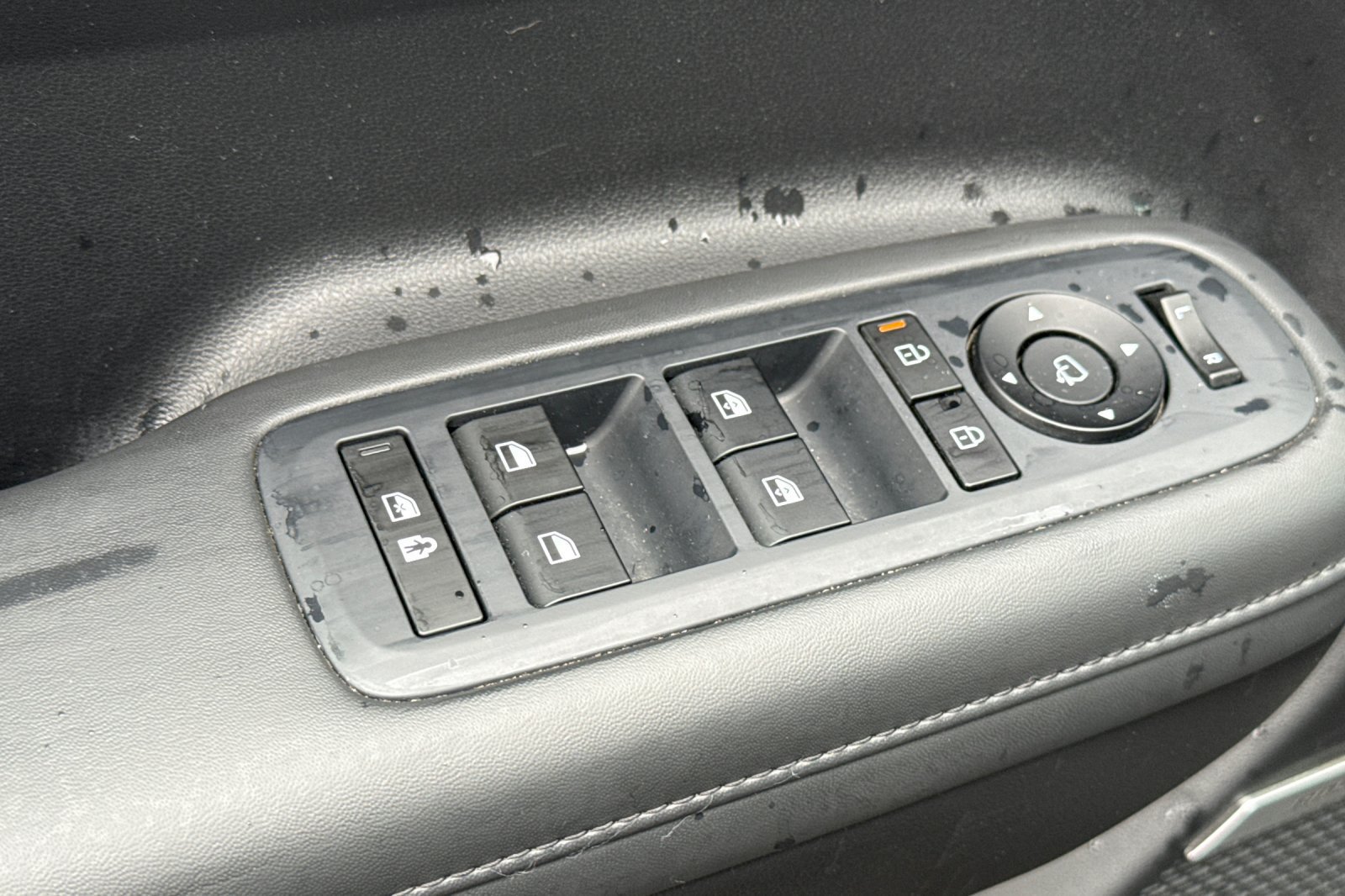 Used 2024 Hyundai Santa Fe Limited AWD/4WD image 11