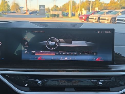 Used 2024 BMW X7 xDrive40i image 23