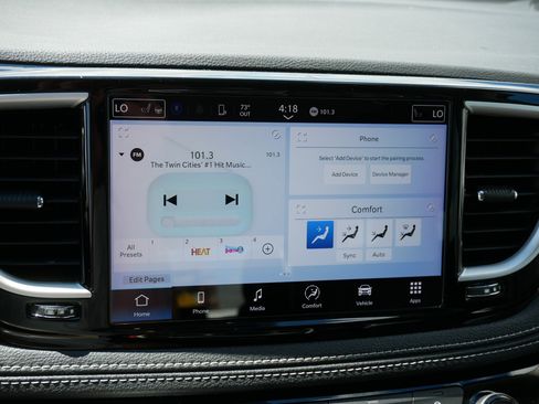 Used 2022 Chrysler Pacifica Touring-L FWD image 22