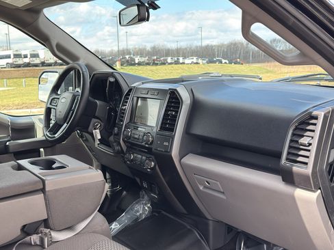 Used 2018 Ford F150 XLT w/ Equipment Group 302A Luxury AWD/4WD image 29