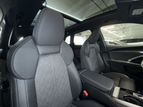 Used 2025 Audi SQ5 Premium Plus AWD/4WD image 27