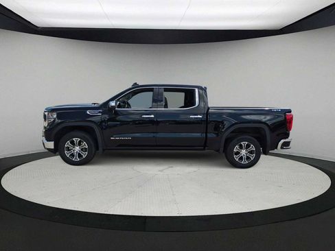 Used 2025 GMC Sierra 1500 SLT AWD/4WD image 5
