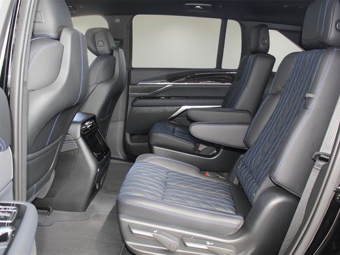 New 2025 Cadillac Escalade IQ Sport 1 w/ Smart Trailering package image 14