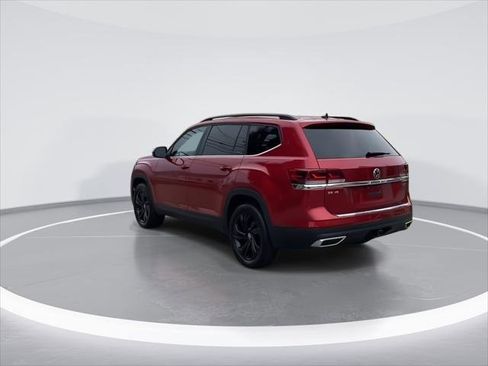 Certified 2022 Volkswagen Atlas SE w/ Black Wheel Package image 6