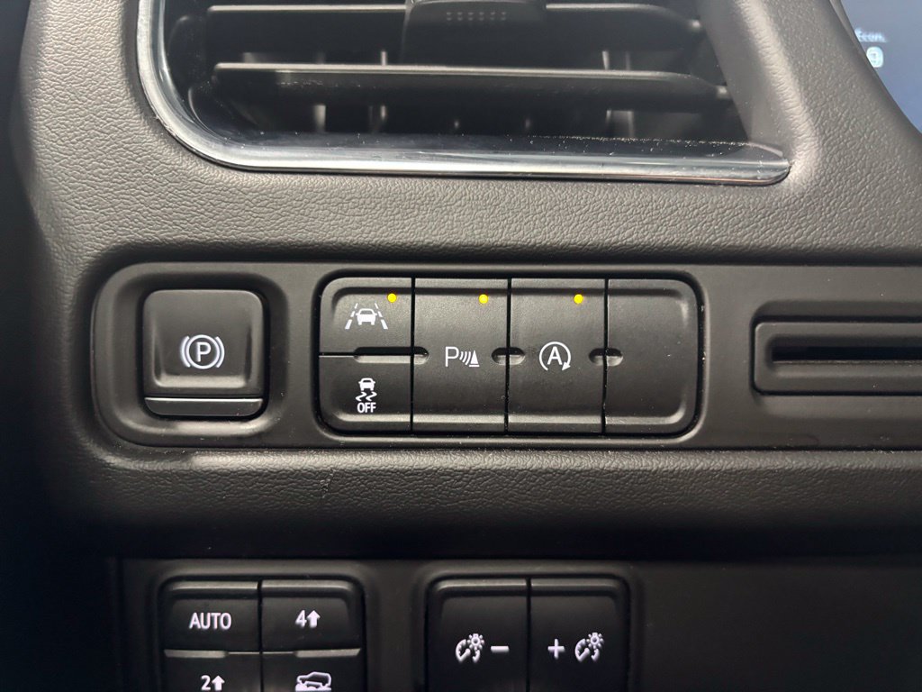 Used 2023 GMC Yukon SLT AWD/4WD image 19