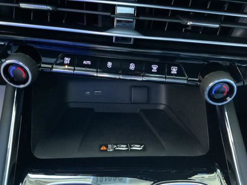 New 2026 Chevrolet Traverse LT w/ LPO, Floor Liner Package image 26