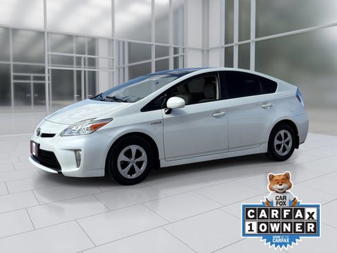Used 2015 Toyota Prius Four w/ Deluxe Solar Roof Package FWD image 2