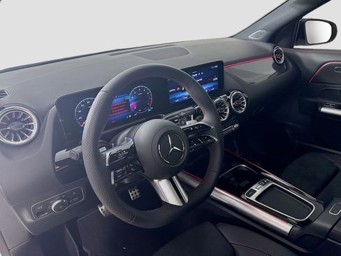 Certified 2025 Mercedes-Benz GLA 250 4MATIC image 9