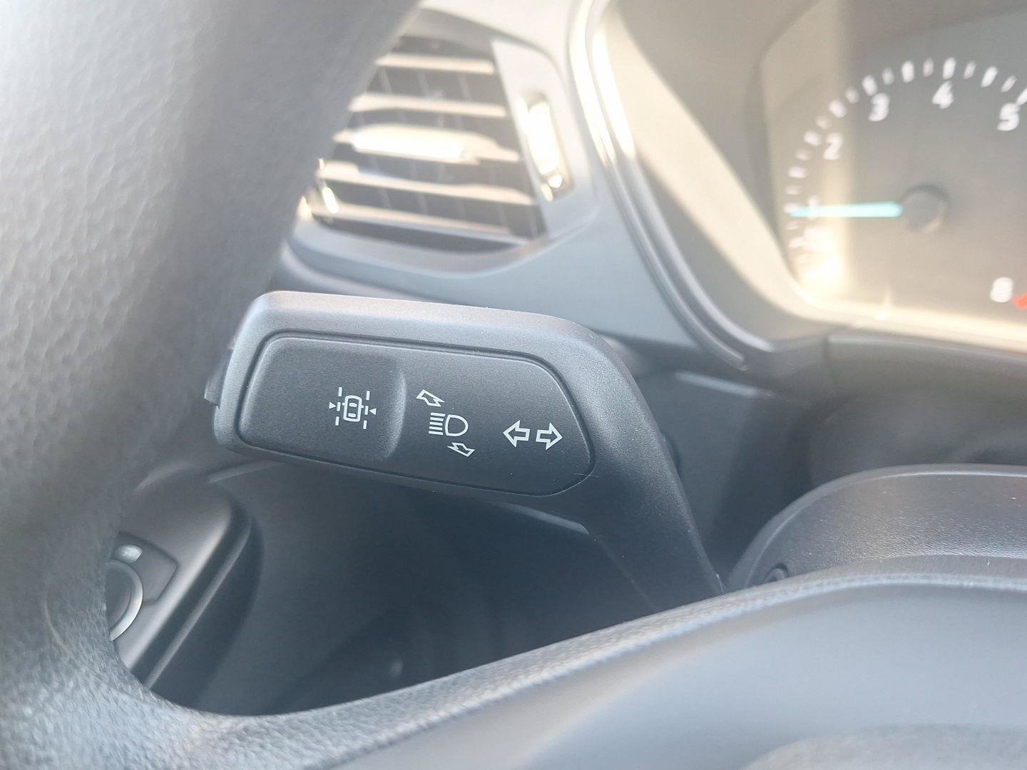 Used 2022 Ford Escape S AWD/4WD image 23