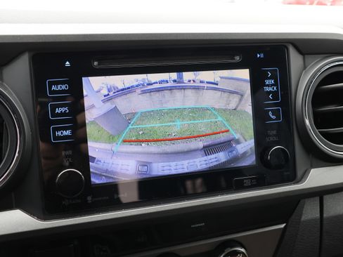 Used 2017 Toyota Tacoma TRD Sport image 23